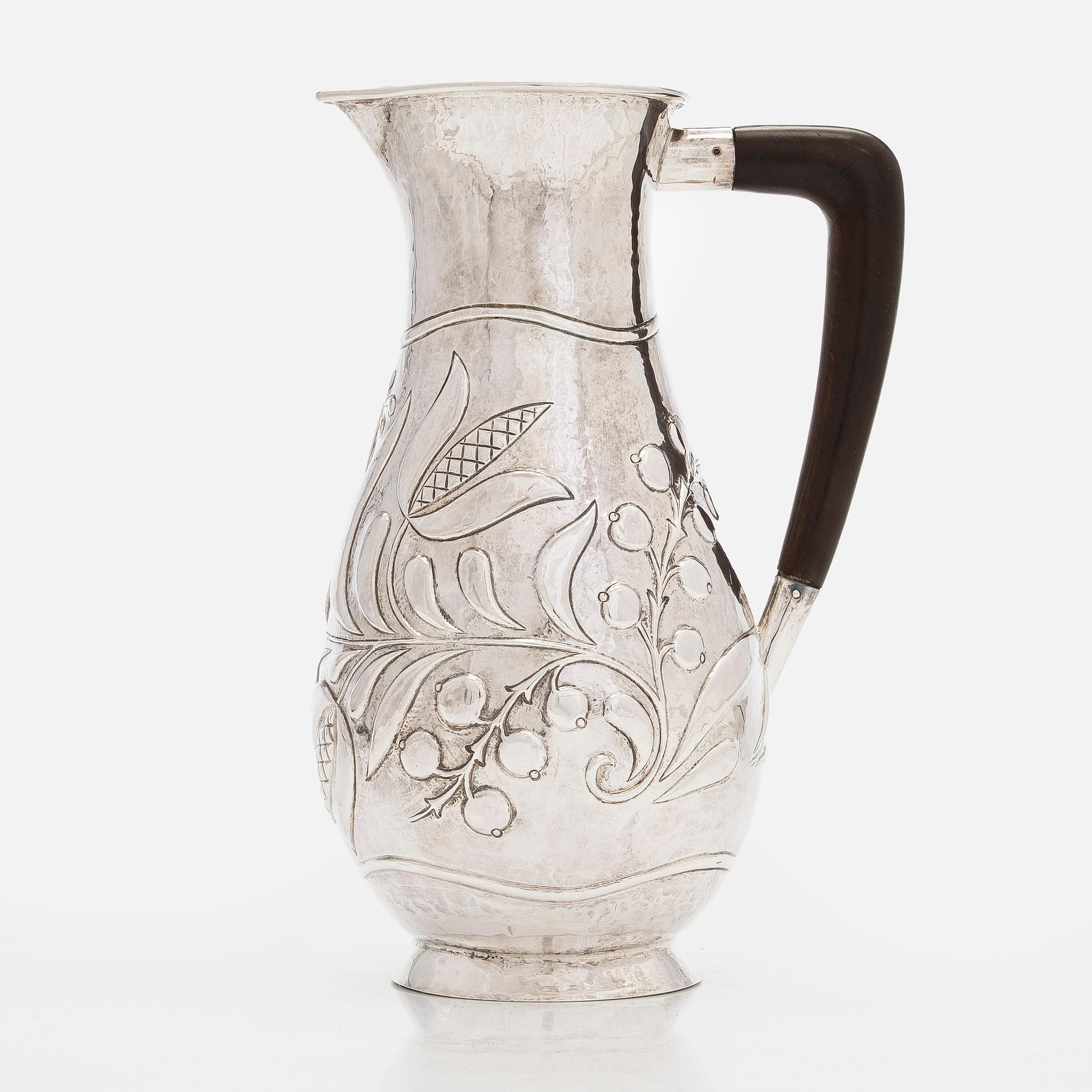Tillbringare, silver, mästarstämpel ÖK, möjligen Schweiz, finsk kontrollstämpel Tillander, Helsingfors 1957.