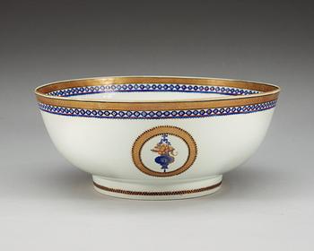 A famille rose punch bowl, Qing dynasty, Qianlong (1736-95).