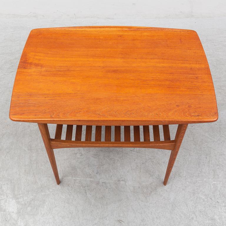 TOVE & EDVARD KINDT LARSEN, a coffee table, model nr 510. France & Søn, Denmark, 1950s.