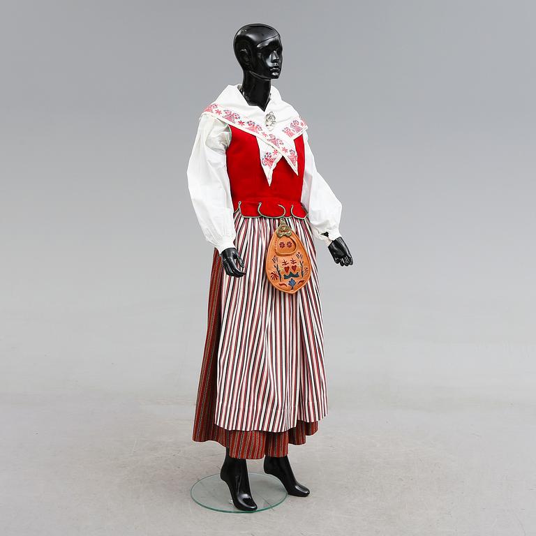 FOLKDRÄKT, 8 delar, Skedevi, Östergötland, 1900-tal.