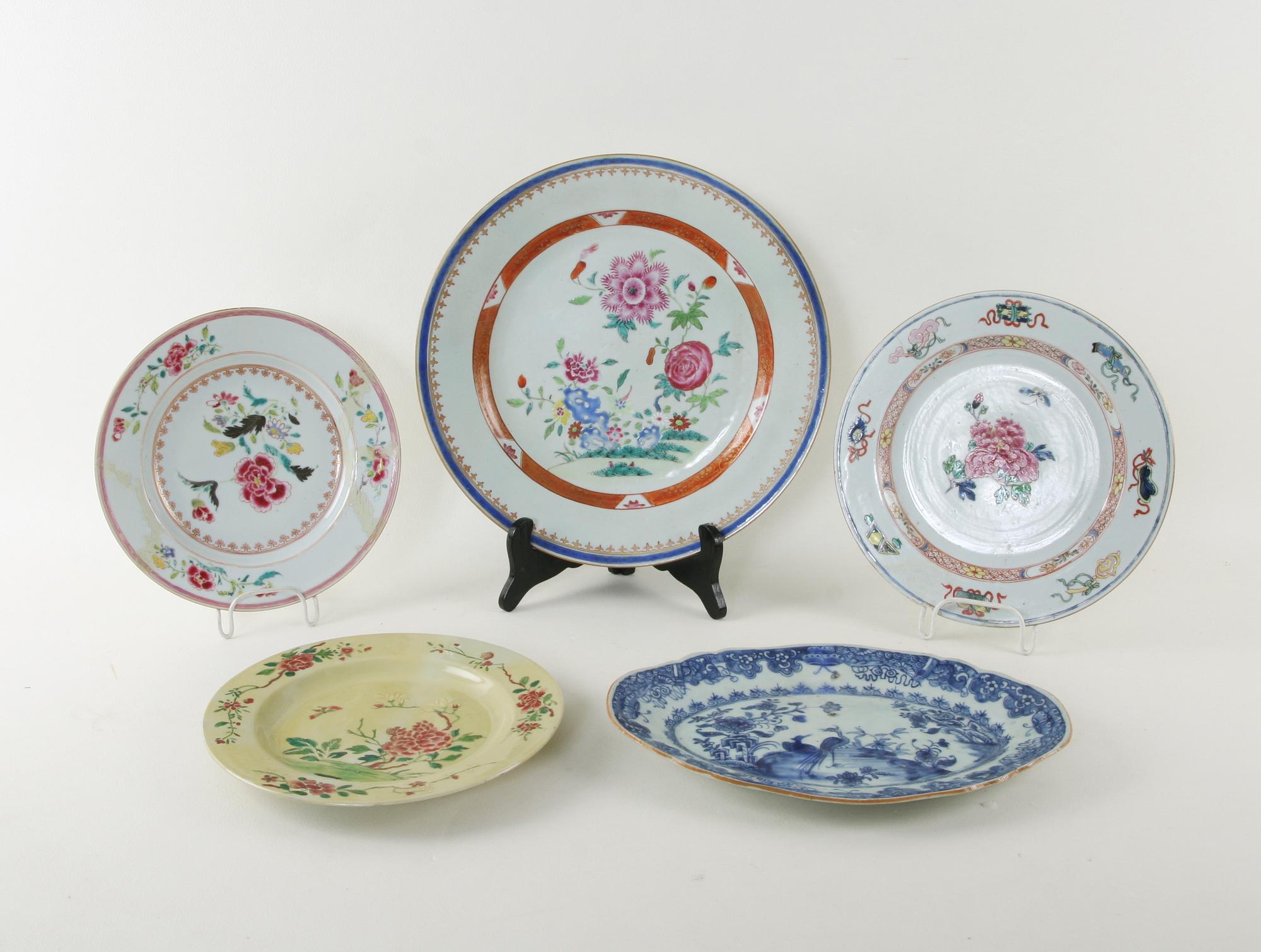 FAT och TALLRIKAR, 5 delar, porslin, Kina, Qianlong, 1700-tal.