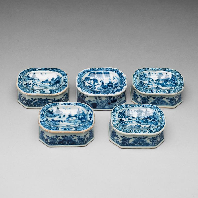 Five (2+2+1) blue and white salters, Qing dynasty, Qianlong (1736-95).