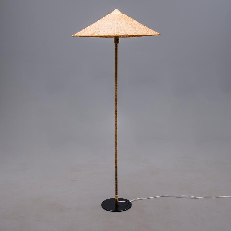PAAVO TYNELL, GOLVLAMPA, Oy Taito Ab. 1900-talets första hälft.