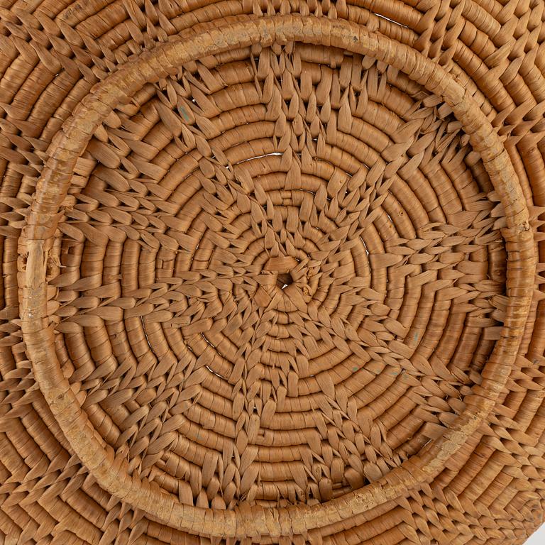 A root basket, 19/20th century.