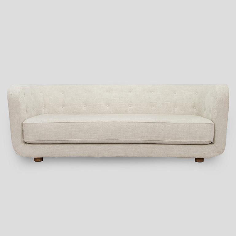 Flemming Lassen, sohva, "Vilhelm", valmistaja Audo Copenhagen. Uustuotanto. Muotoiltu 1935.