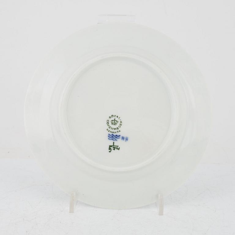 Kaffeservisdelar, 17 st, porslin", "Musselmalet", Royal Copenhagen, Danmark.