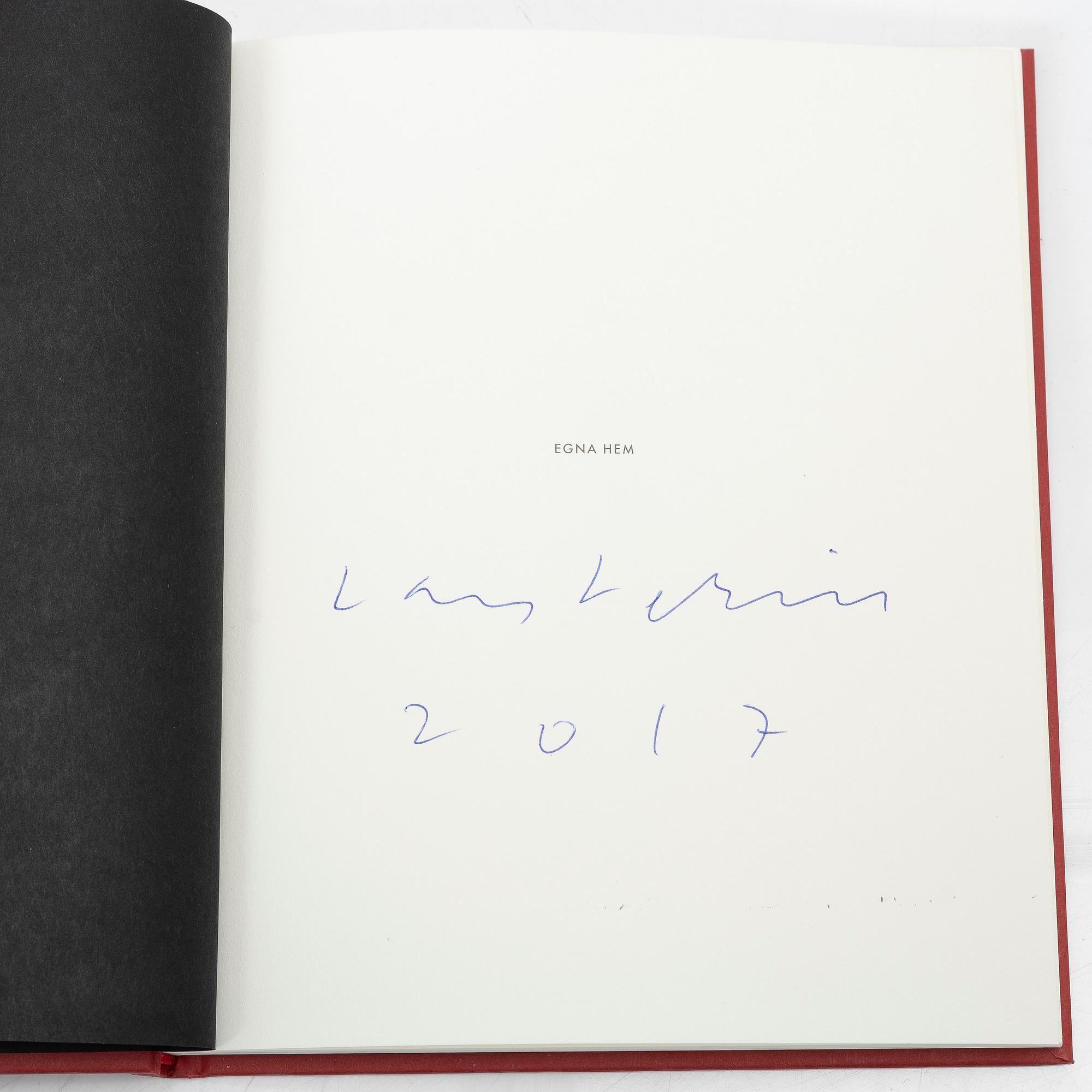Lars Lerin, a collection of 76 books, of which four with signature and dedication from the author.