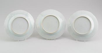 TALLRIKAR, 3 st, porslin, Kina, Qianlong 1736-1795.
