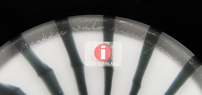 MARKKU SALO, maljakko, "Donna", signeerattu Markku Salo, Nuutajärvi.