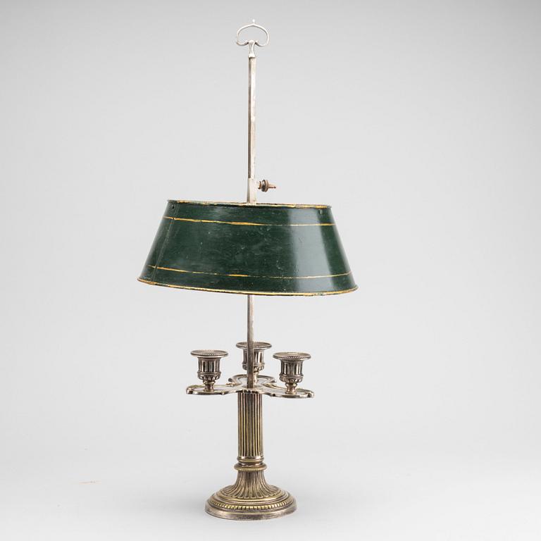BOUILOTTE-LAMPA Louis XV-stil omkring 1900.