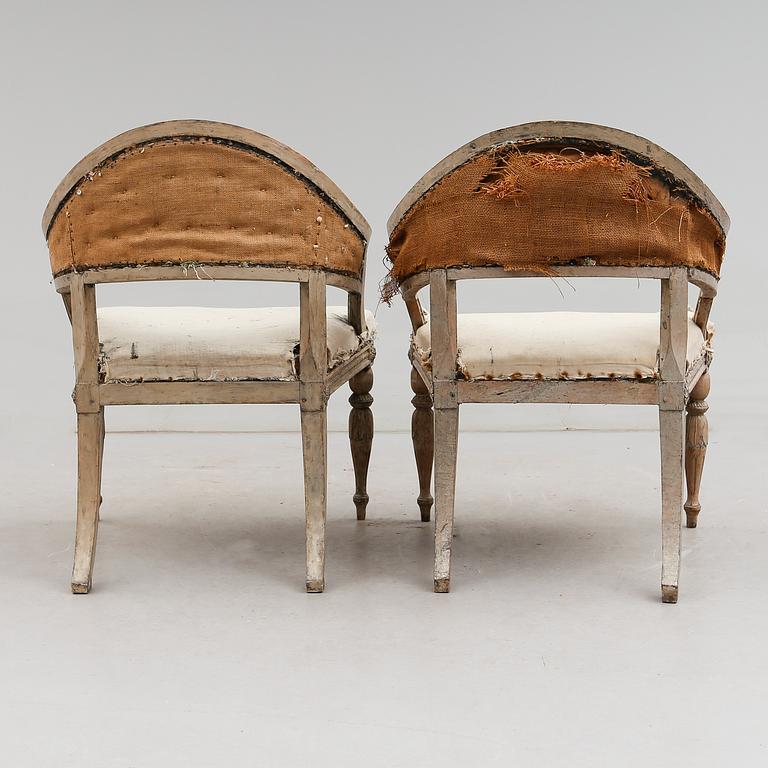 KARMSTOLAR, 2 st, sengustaviansk resp. sengustaviansk stil.