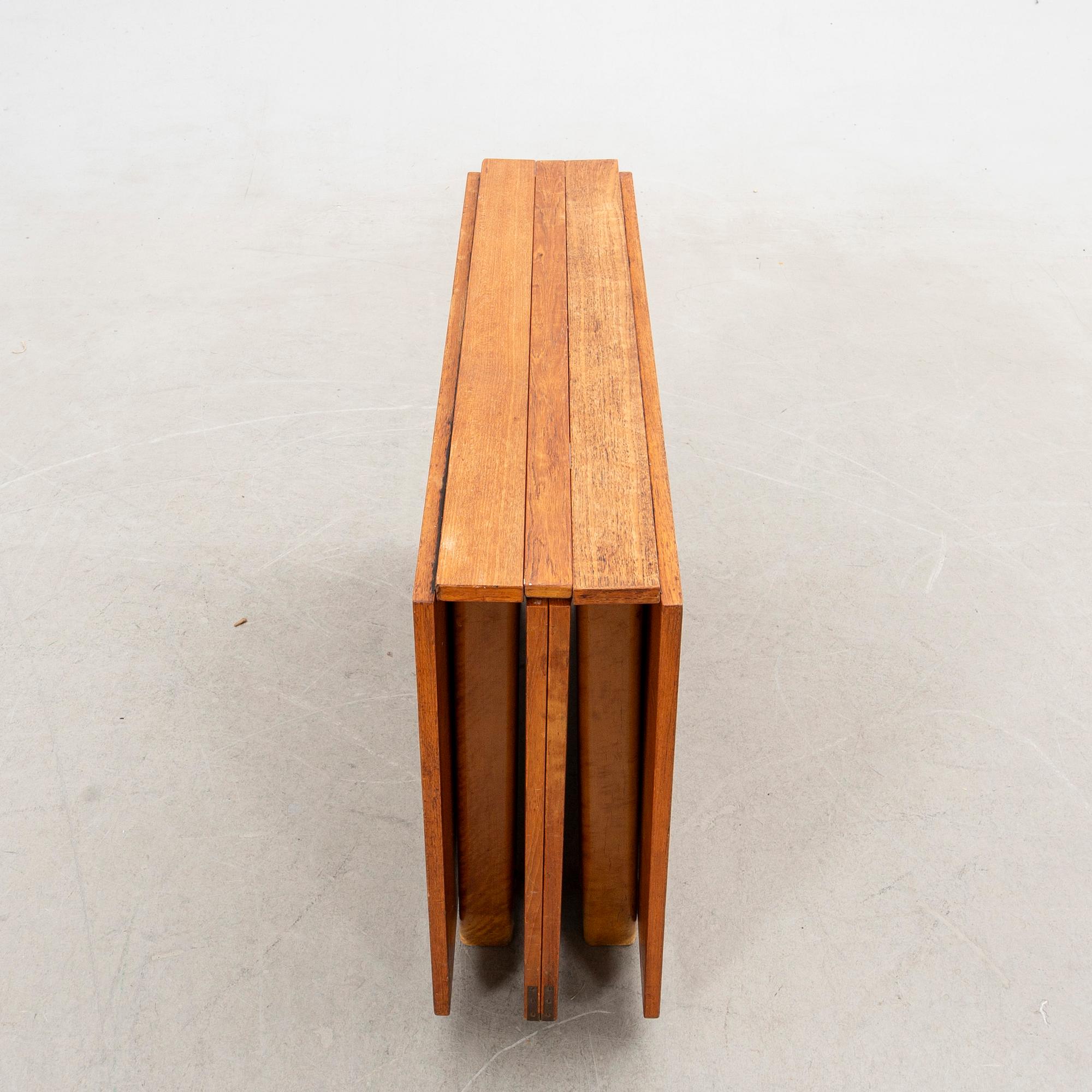 Bruno Mathsson, drop-leaf table, "Maria Flap", Karl Mathsson Company, Värnamo, second half of the 20th century.