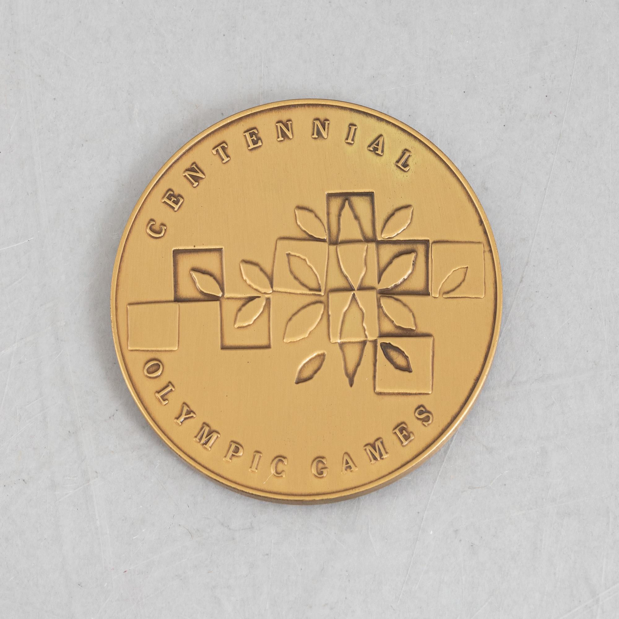 Deltagarmedalj OS, Atlanta 1996 samt tygmärke för den svenska OS-truppen.