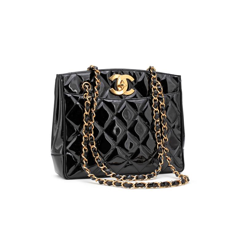 CHANEL, a black quilt leather shoulder bag, 1980's.