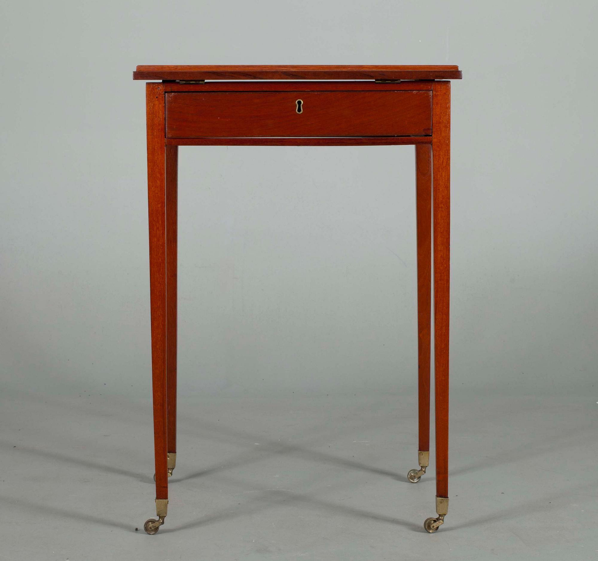 BORD, mahogny, gustavianskt, sekelskiftet 1700/1800.