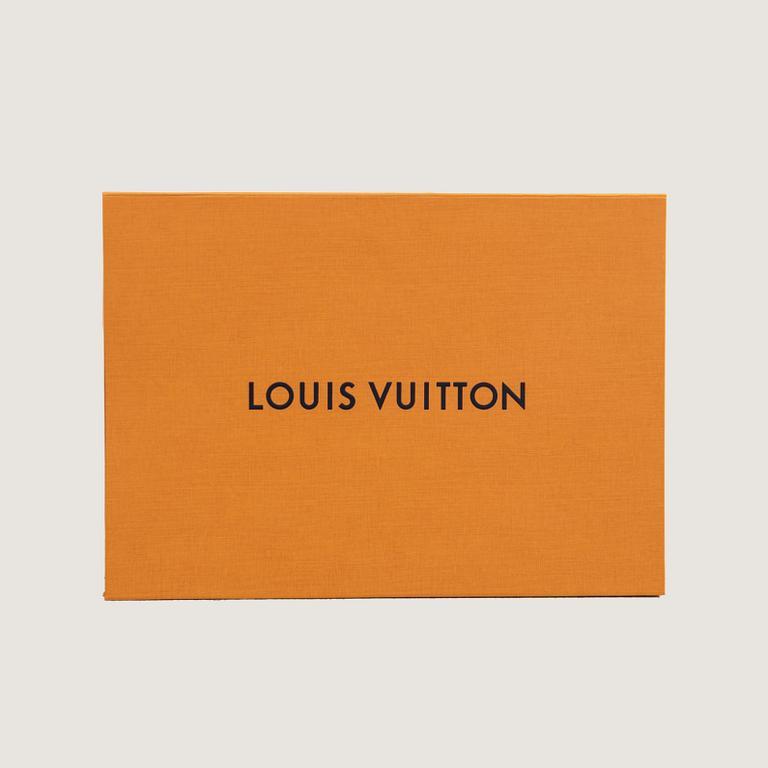 Louis Vuitton, shawl "Monogram Classic Shawl".