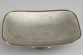 SKÅLFAT, tenn. Firma Svenskt Tenn. 1900-talets första hälft.