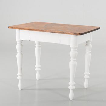 An early 1900' kitchen table.