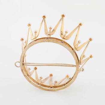 A bridal crown, set with cultured eparls by Ceson, Göteborg, 1971.