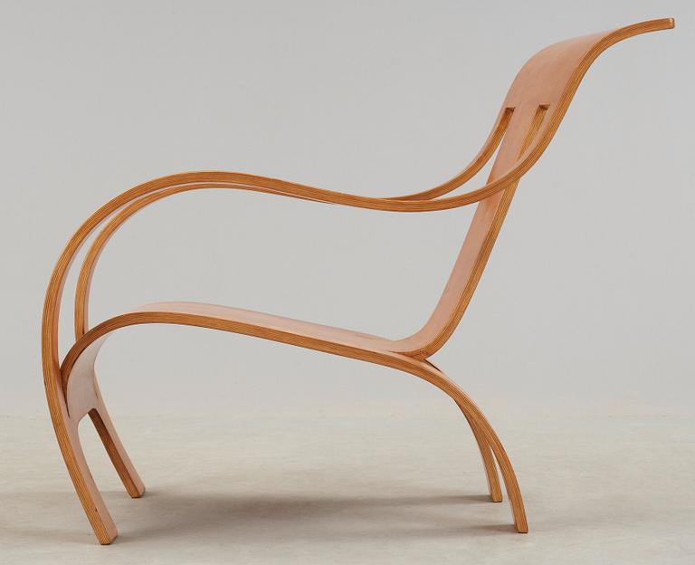 A Gerald Summers laminated birch easy chair, Makers of Simple Furniture, England ca 1935-40.