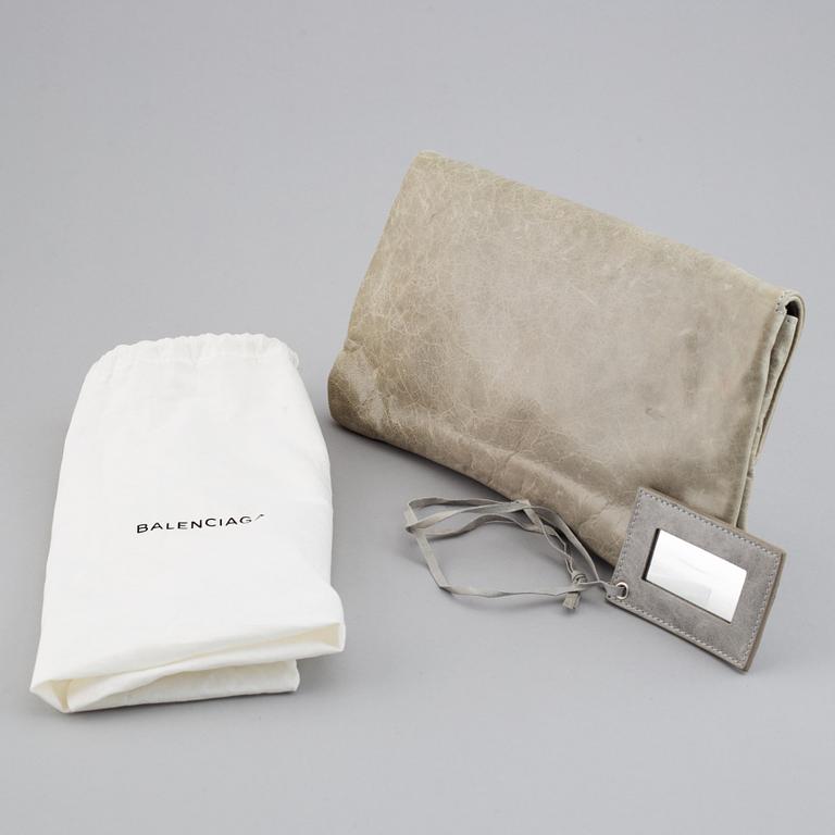 Balenciaga, clutch.