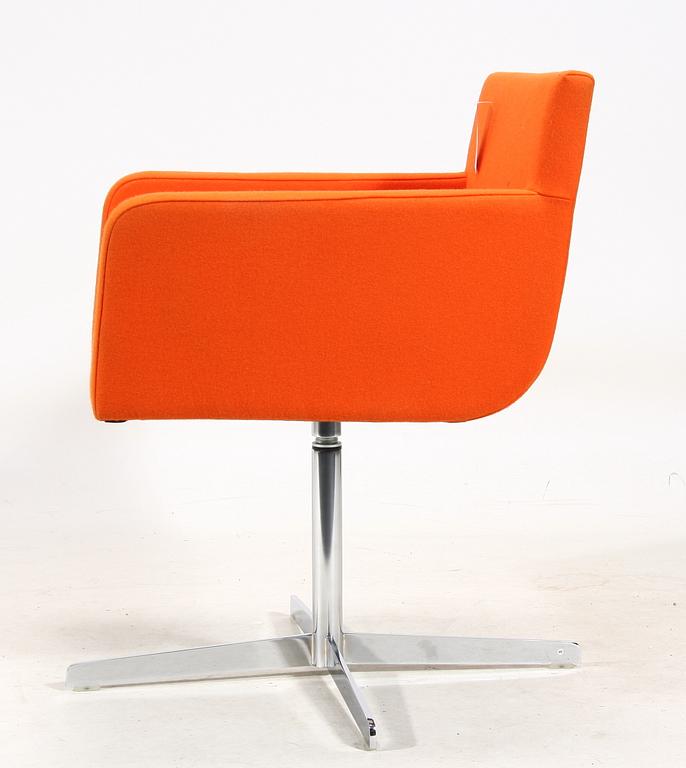 SNURRFÅTÖLJ. 2000-tal.