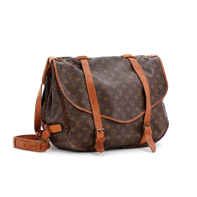 LOUIS VUITTON, a monogram canvas shoulder bag, "Saumur 40".