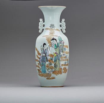 GOLVVAS, Kina, porslin 1900-tal.