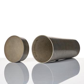 Björn Trägårdh, a pewter cocktail shaker model "A 2090", Firma Svenskt Tenn, Stockholm 1934.