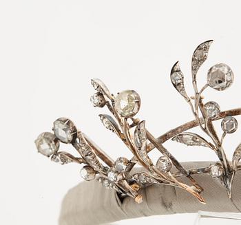 A rose cut diamond tiara/broches.