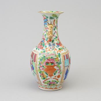 A circa 1900 Chinese porceline vase.