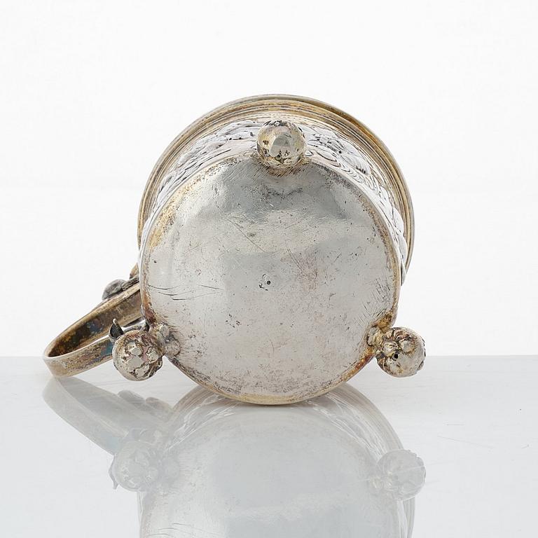 Johan Ståhle, miniatyrdryckeskanna, silver, (verksam i Stockholm 1677-1687 (1694)). Barock.