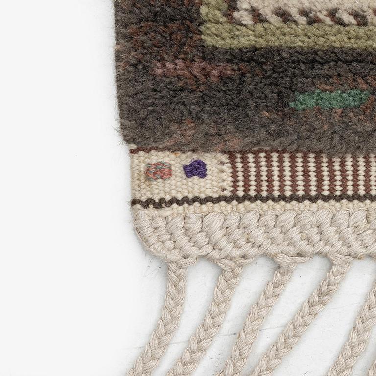 Märta Måås-Fjetterström, matta, "Örtagården", flossa, ca 352 x 256 cm, signerad AB MMF JBE 1952.