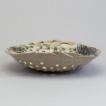 a stoneware plate by Otto Mulders, Norway -86.