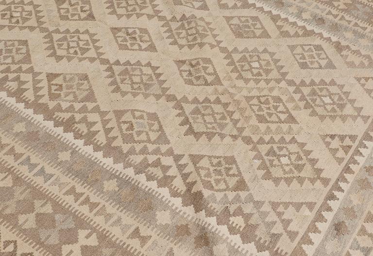 A carpet, kilim, ca 303 x 203 cm.