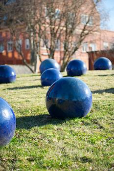 ULLA & GUSTAV KRAITZ, klot, 3 st, delar av verket "Kontrapunkt", Fogdarp, Förslövsholm.