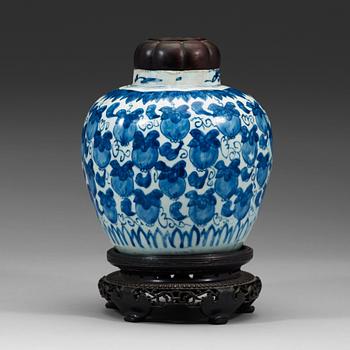 311. A blue and white jar, Ming dynasty, Wanli (1576-1620).