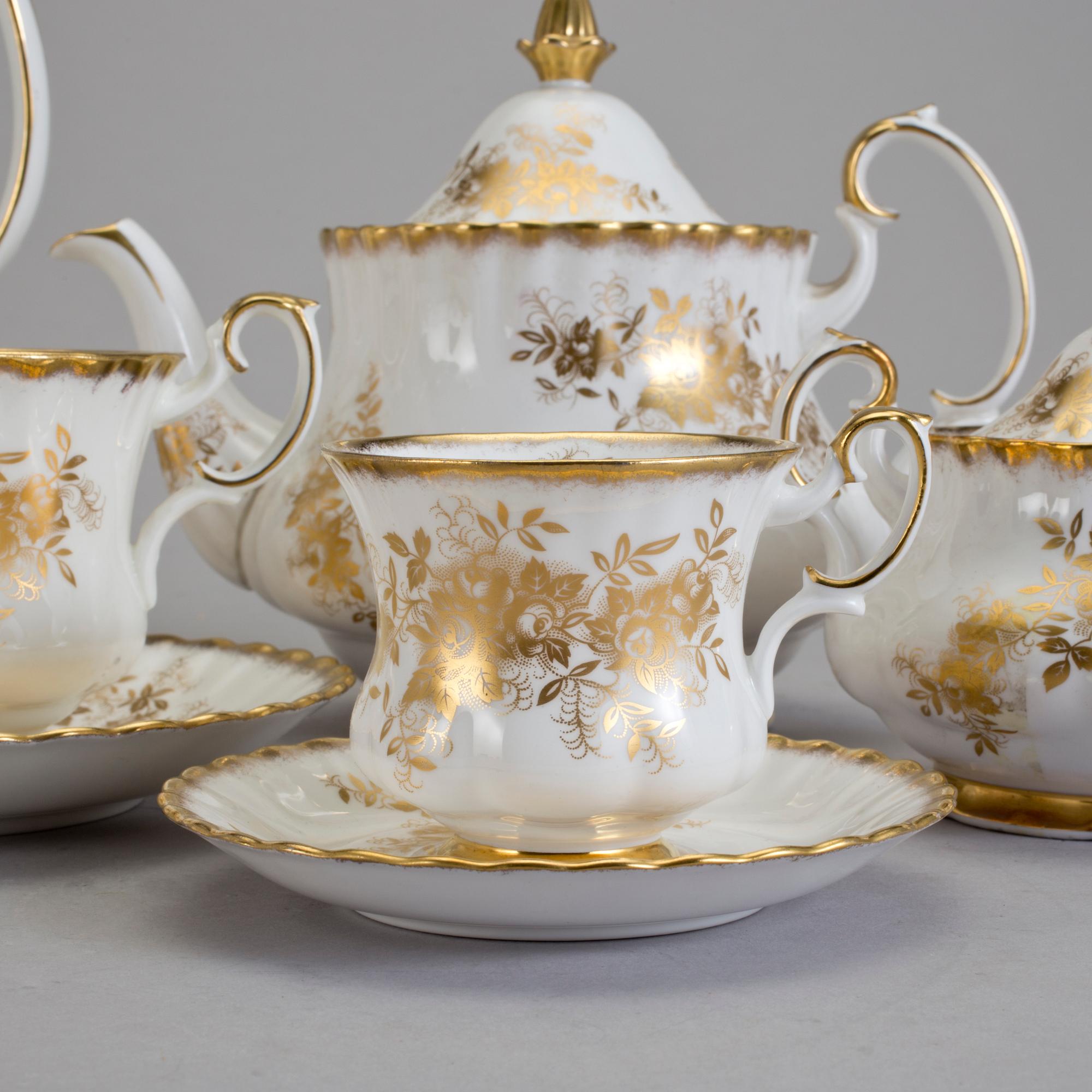 TÉ och KAFFESERVIS, 24 delar, porslin, "Antoinette", Royal Albert.