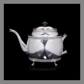 A TEAPOT, silver. By Anders Lundqvist, Stockholm 1819.