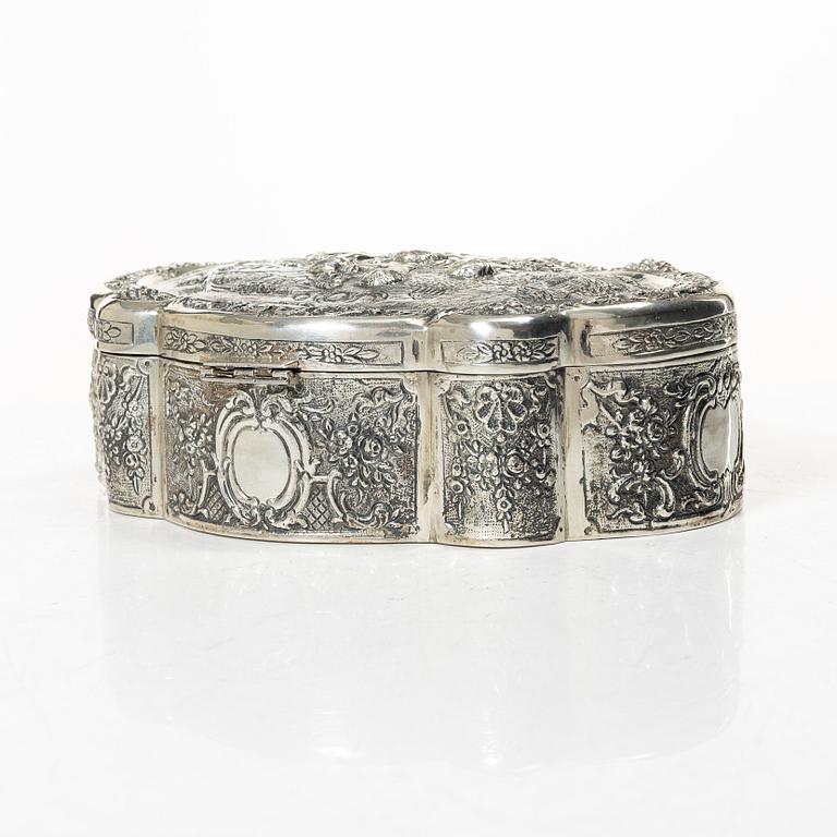 A silver box, Baroque style, 20th Century.