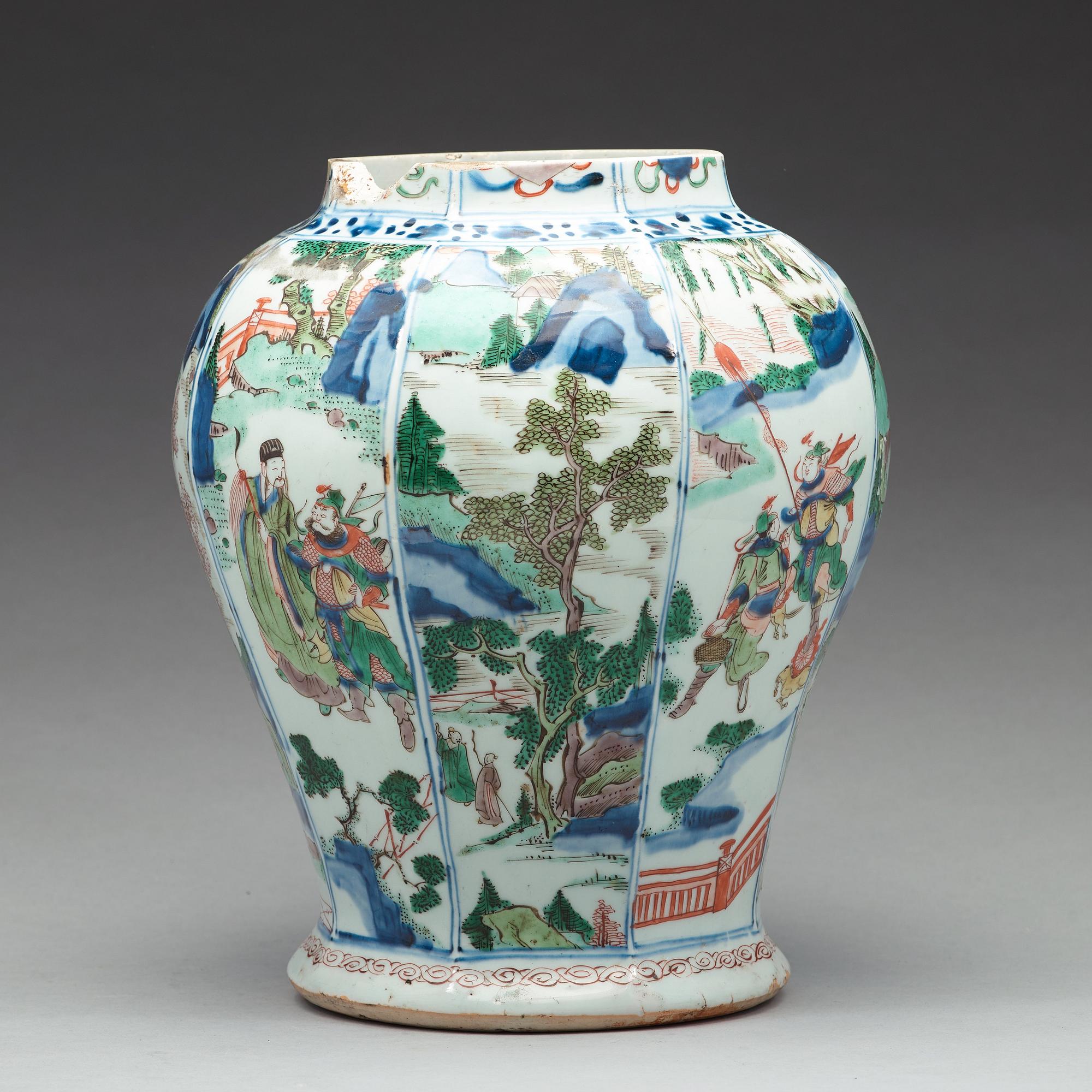 A wucai jar, Qing dynasty, 17th Century.