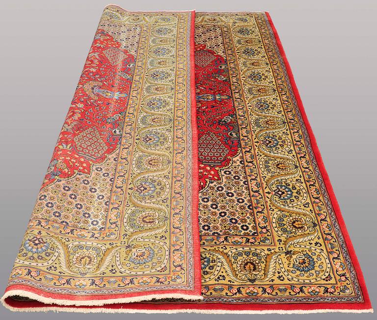 MATTO, Figural Ghom part silk, ca 330 x 210.