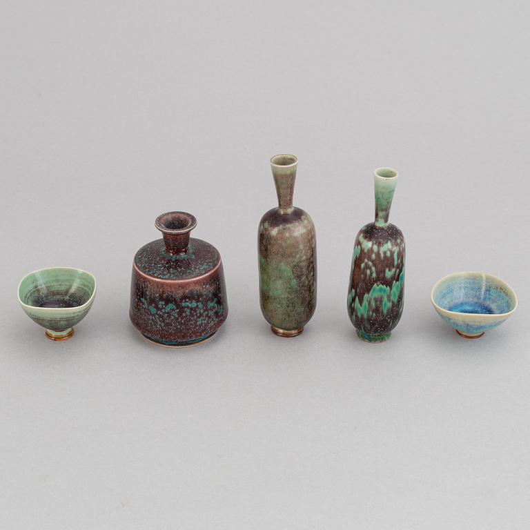 Berndt Friberg, a set of three miniature stoneware vases and two bowls, Gustavsbergs studio, mid 20th Century.