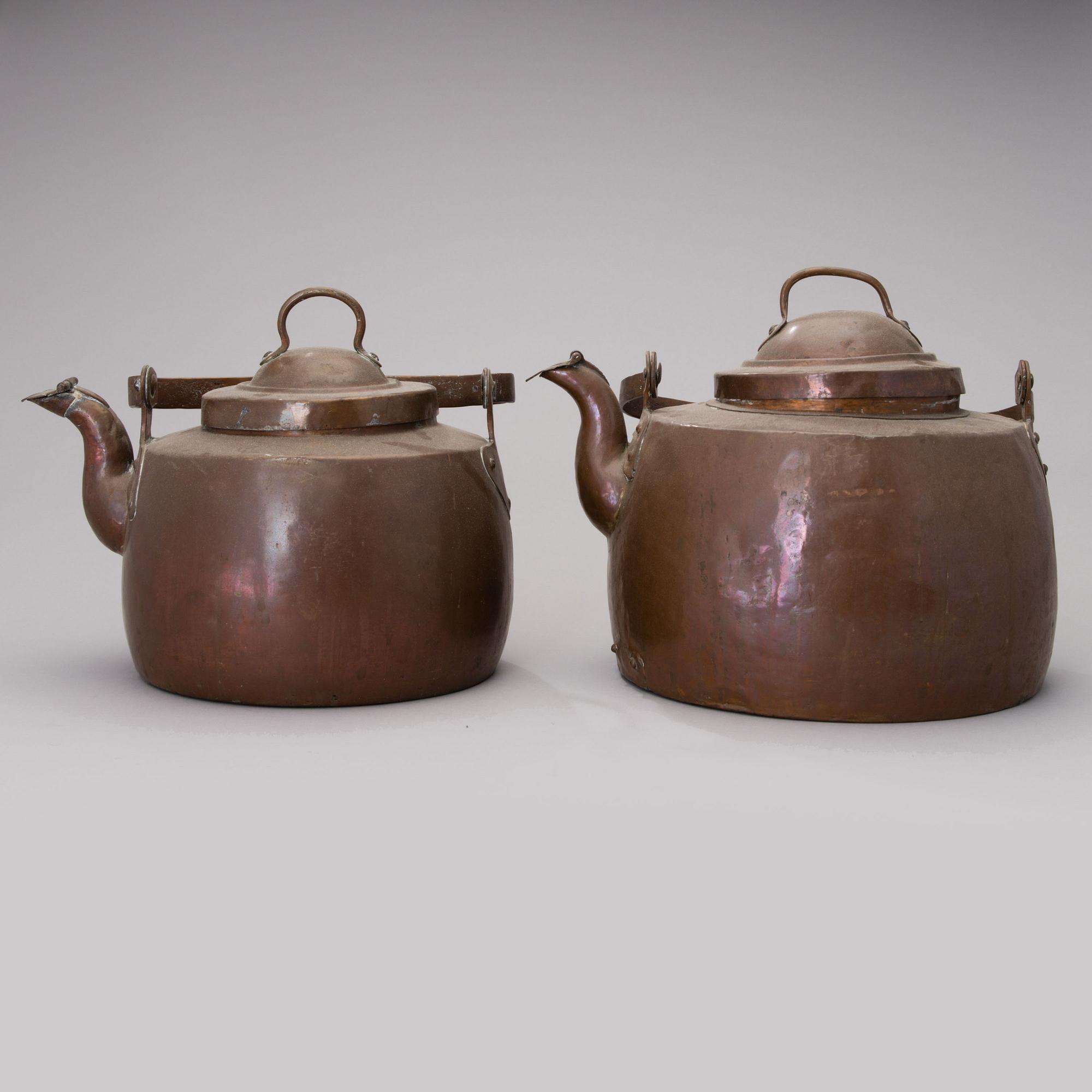 A set of two Finnish copper coffee pots from the middle of the 19th century.