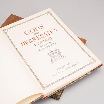 GODS OCH HERRESÄTEN I FINLAND, Ragna Ahlbäck, 1946 samt FINSKA KYRKOR, Heikki Klemetti, 1927.