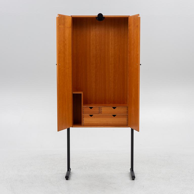 Herrgarderob, Akuma, Hadsten Träindustri, Danmark, 1900-talets andra hälft.