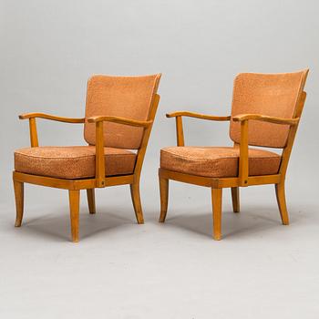 Einari Kyöstilä, karmstolar, ett par, Oy Stockmann Ab, Kervo Snickerifabrik, 1940-tal.
