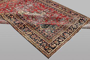 A carpet, Persian, Vintage Design, c. 309 x 216 cm.