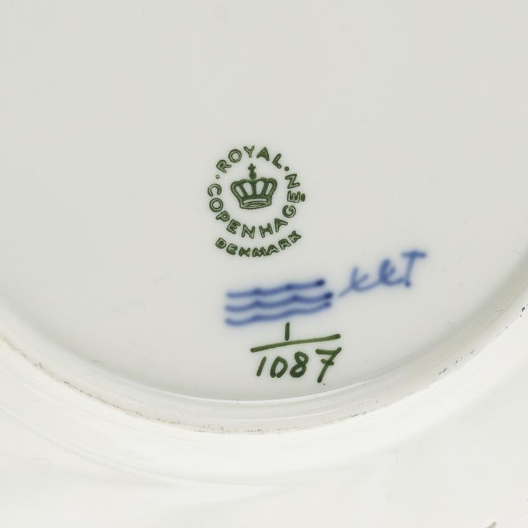 36 pieces of a full lace 'Musselmalet' coffee service, Royal Copenhagen, Denmark.