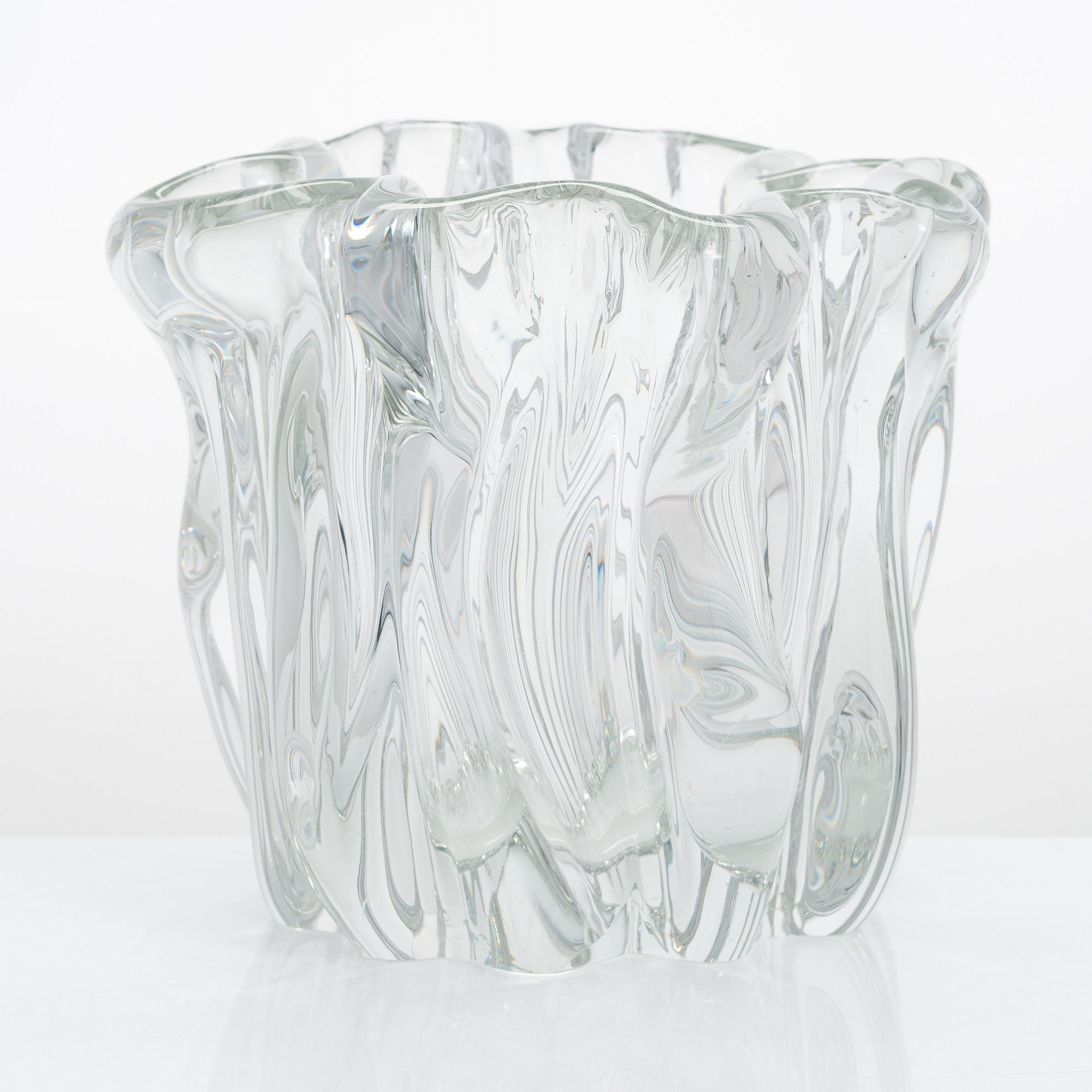 Tapio Wirkkala, vas, "Kalvolan kanto" (Stubbe), signerad Tapio Wirkkala 193/1982.